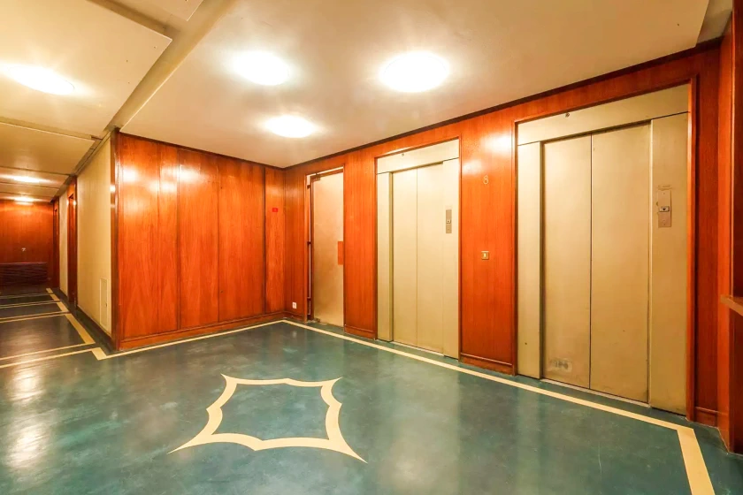 elevator 