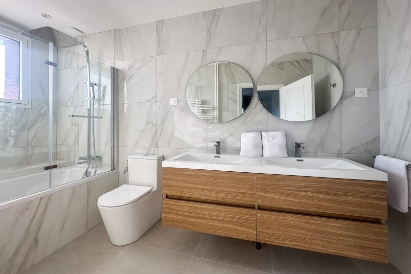 bathroom2