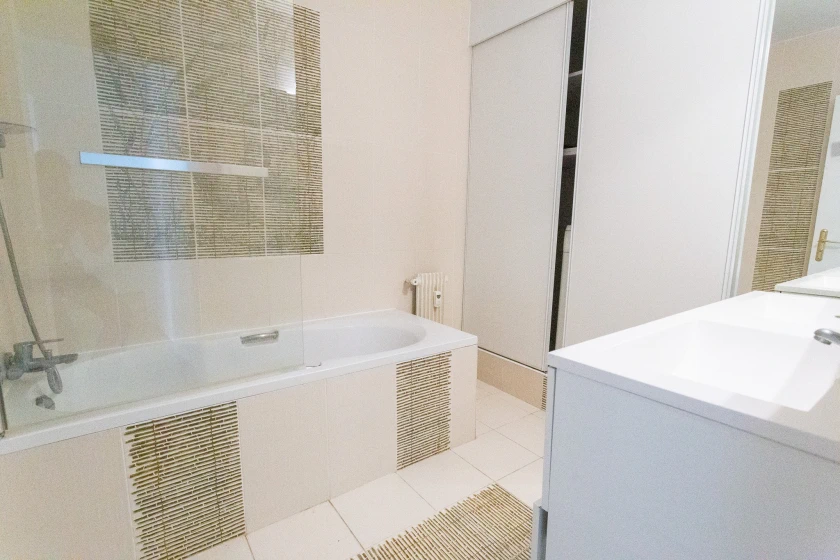 bathroom1